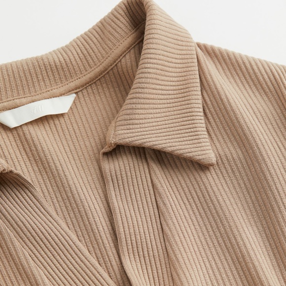 HM Cropped Collared Ribbed Top Taupe Beige - Picture 2 of 6